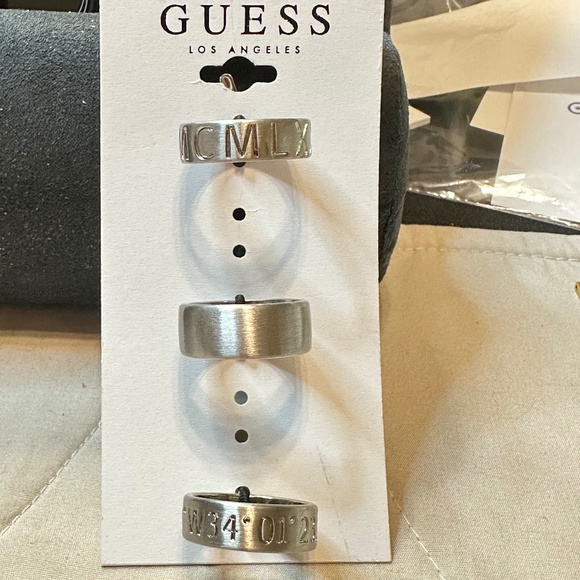 Guess Los Angeles, Roman Ring Set of 3 silver rings - Picture 2 of 13